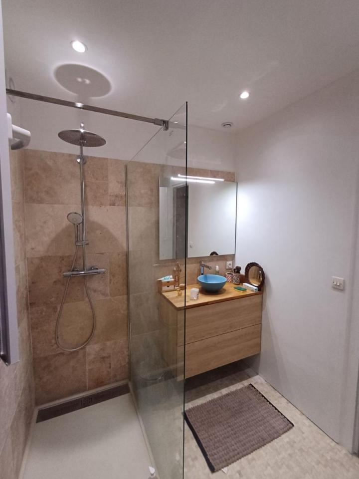 Salle de bain rénovée Bénouville