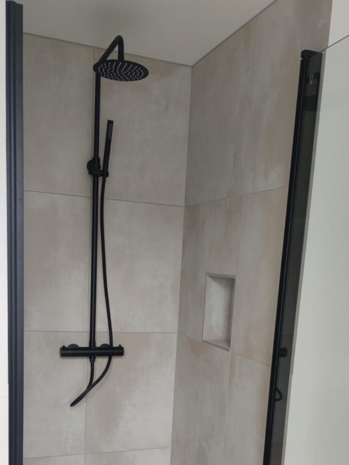 Rénovation salle de bain, Rots